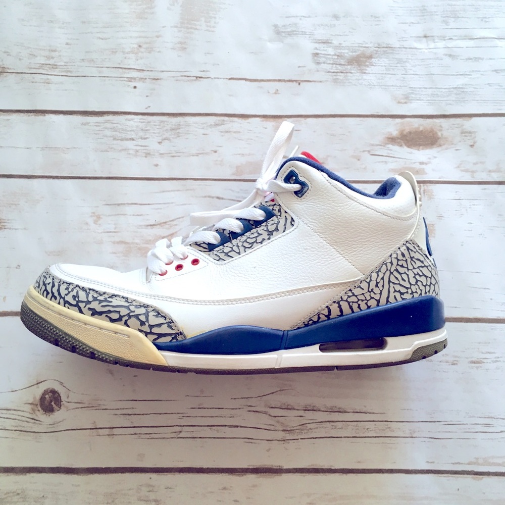 Retro Air Jordan True Blue 3s